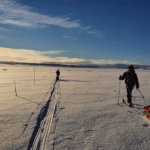 På skitur med pulk over Hardangervidda.