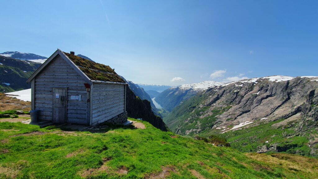 Kiellandbu with the Fjord View after a great Fjord Hike 