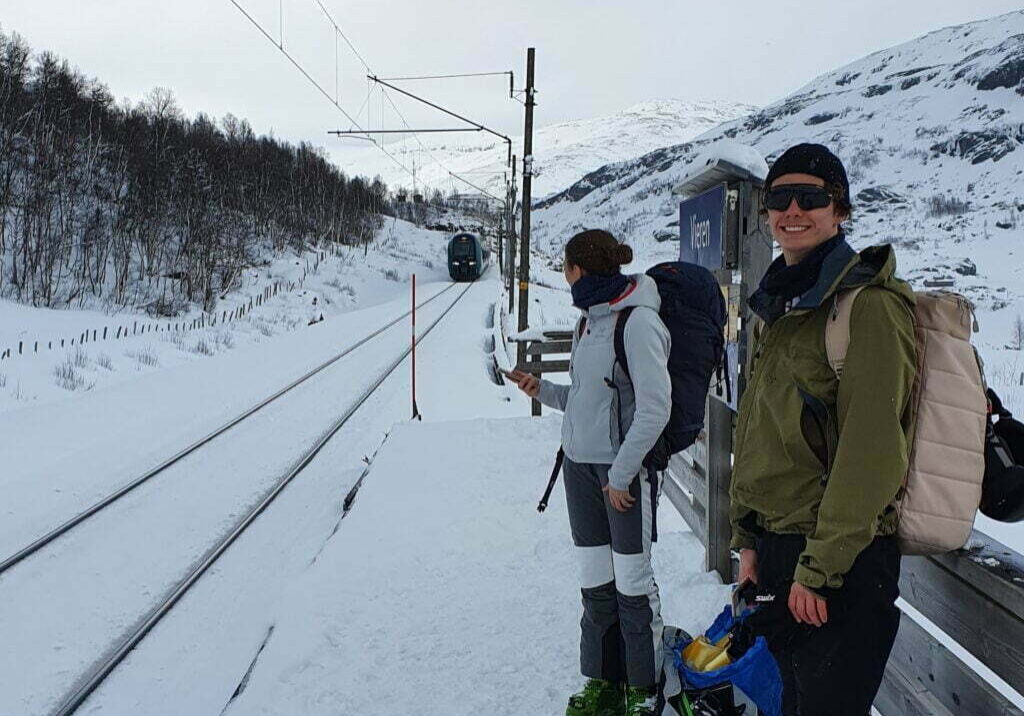 Ski og tog i Raundalen