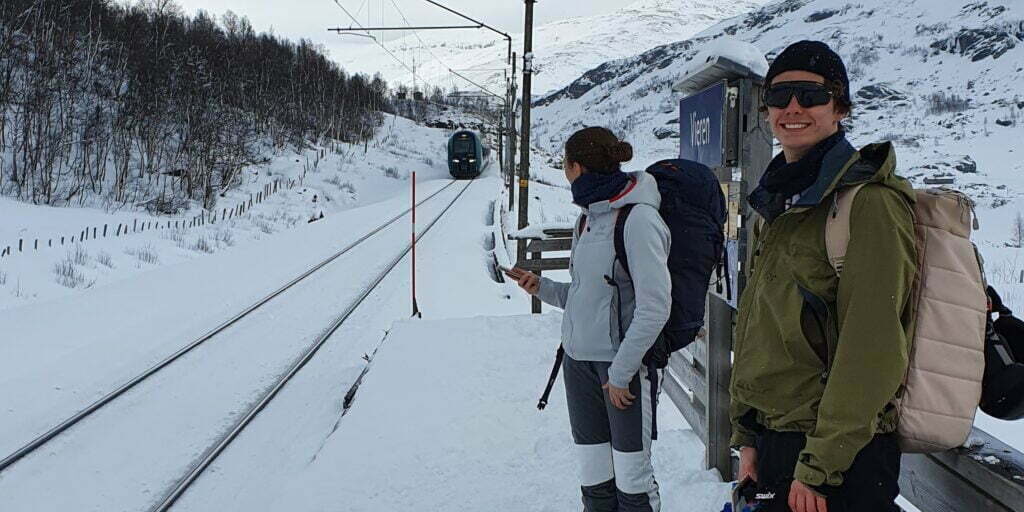 Ski og tog i Raundalen
